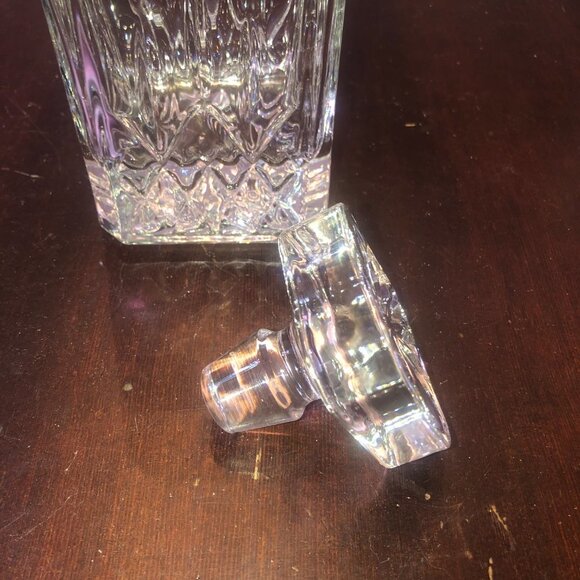 - Vintage Glass Decanter . Like New - Picture 4 of 4